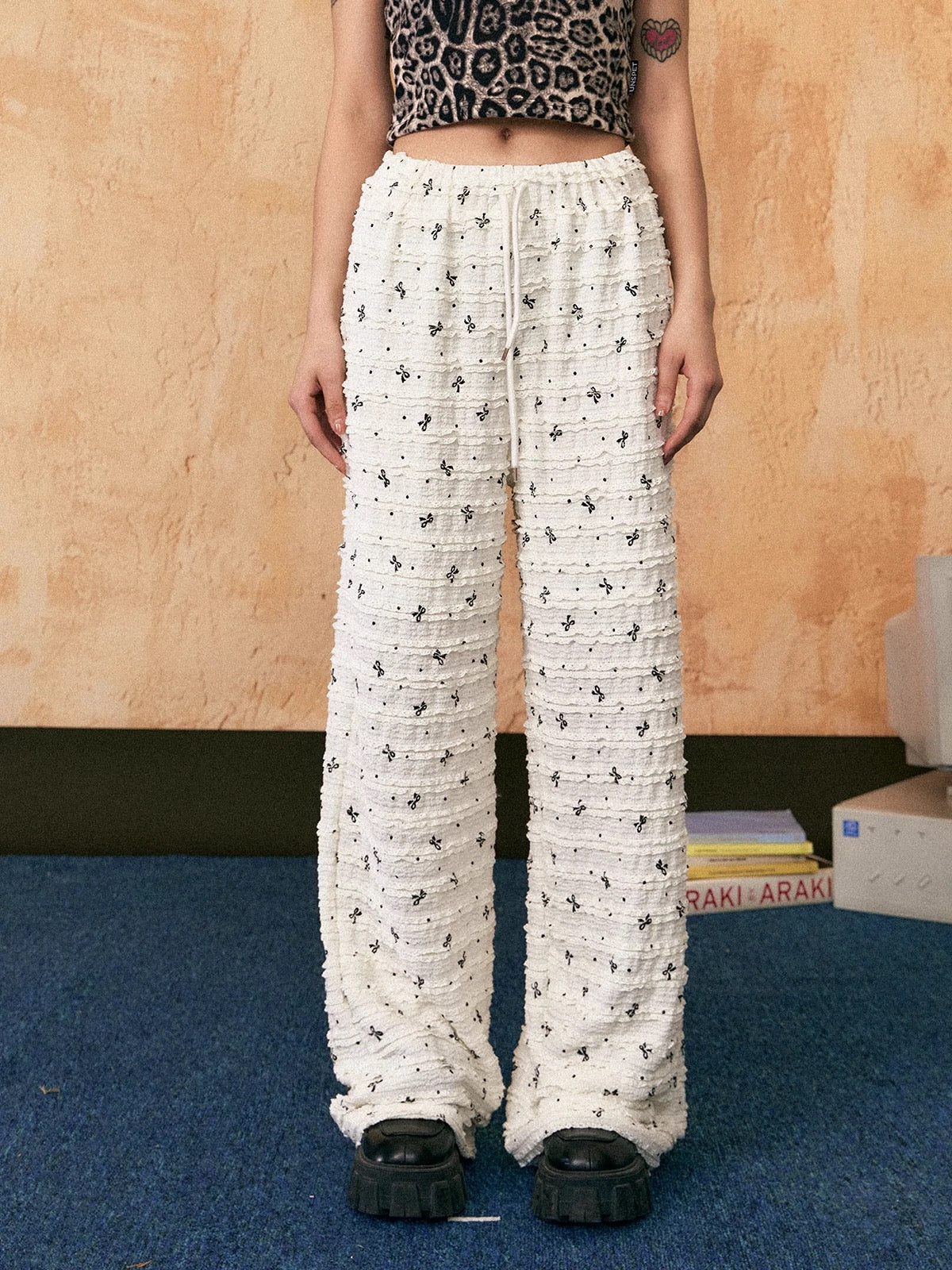 EZEK&STUDIO Printed lace straight pants