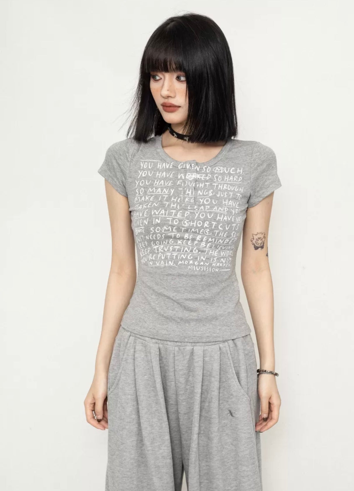 ZEROSTORE Simple casual gray English print short top