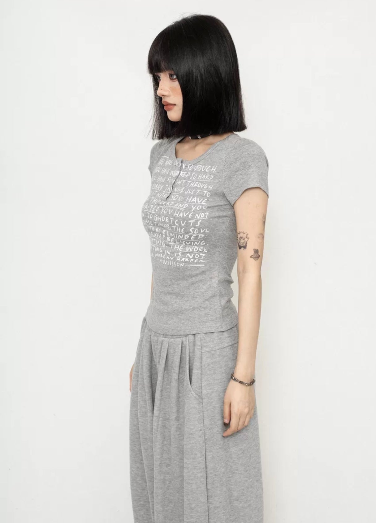 ZEROSTORE Simple casual gray English print short top