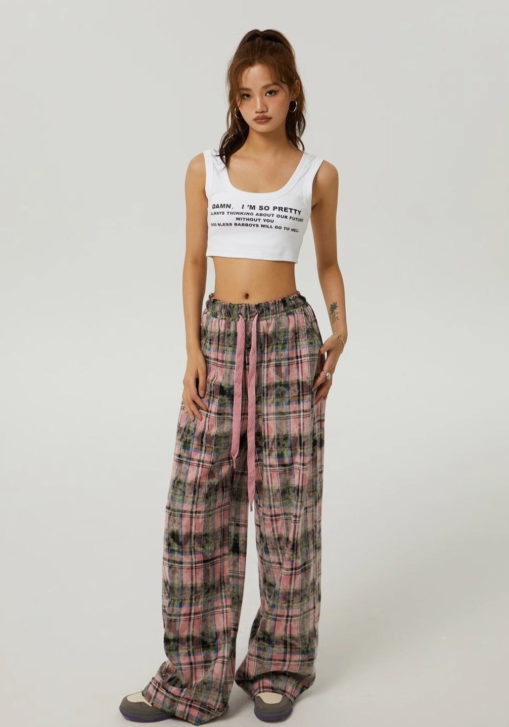EZEK&STUDIO Pinky Checked Straight Pants