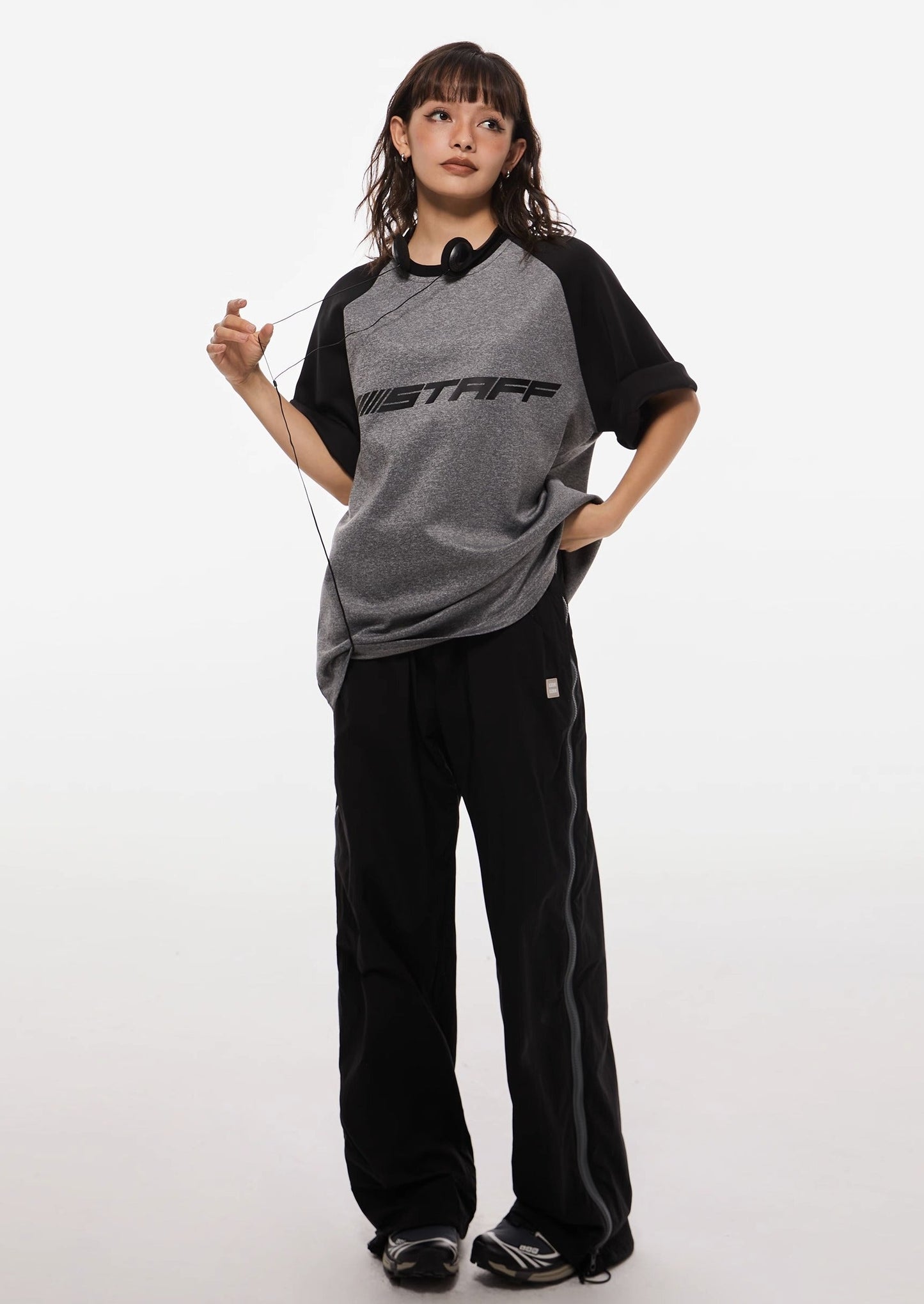 EZEK&STUDIO Dark-Tone Raglan T-shirt