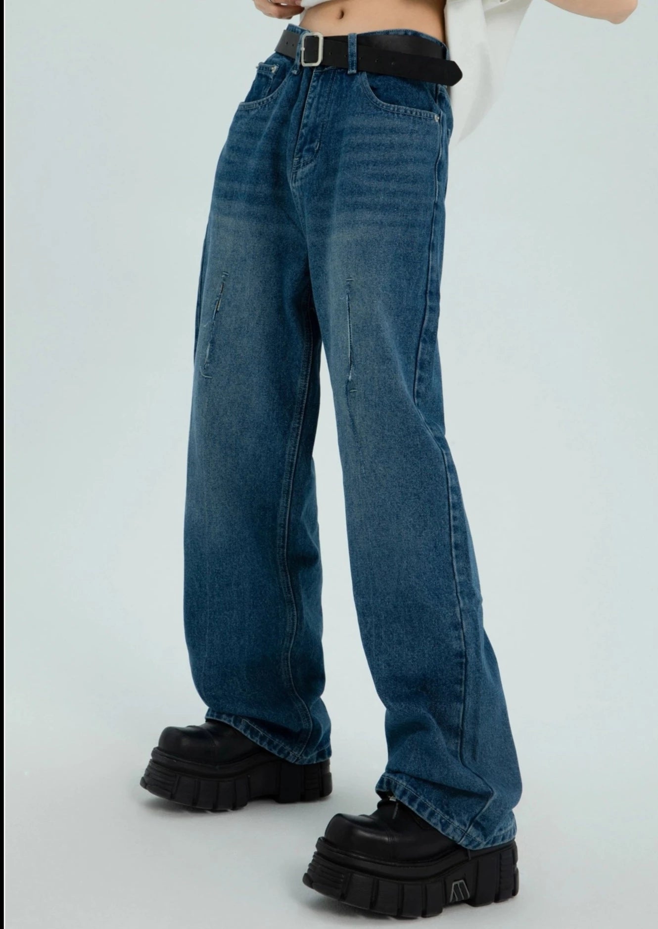EZEK&STUDIO Carved Loose Straight Denim Pants