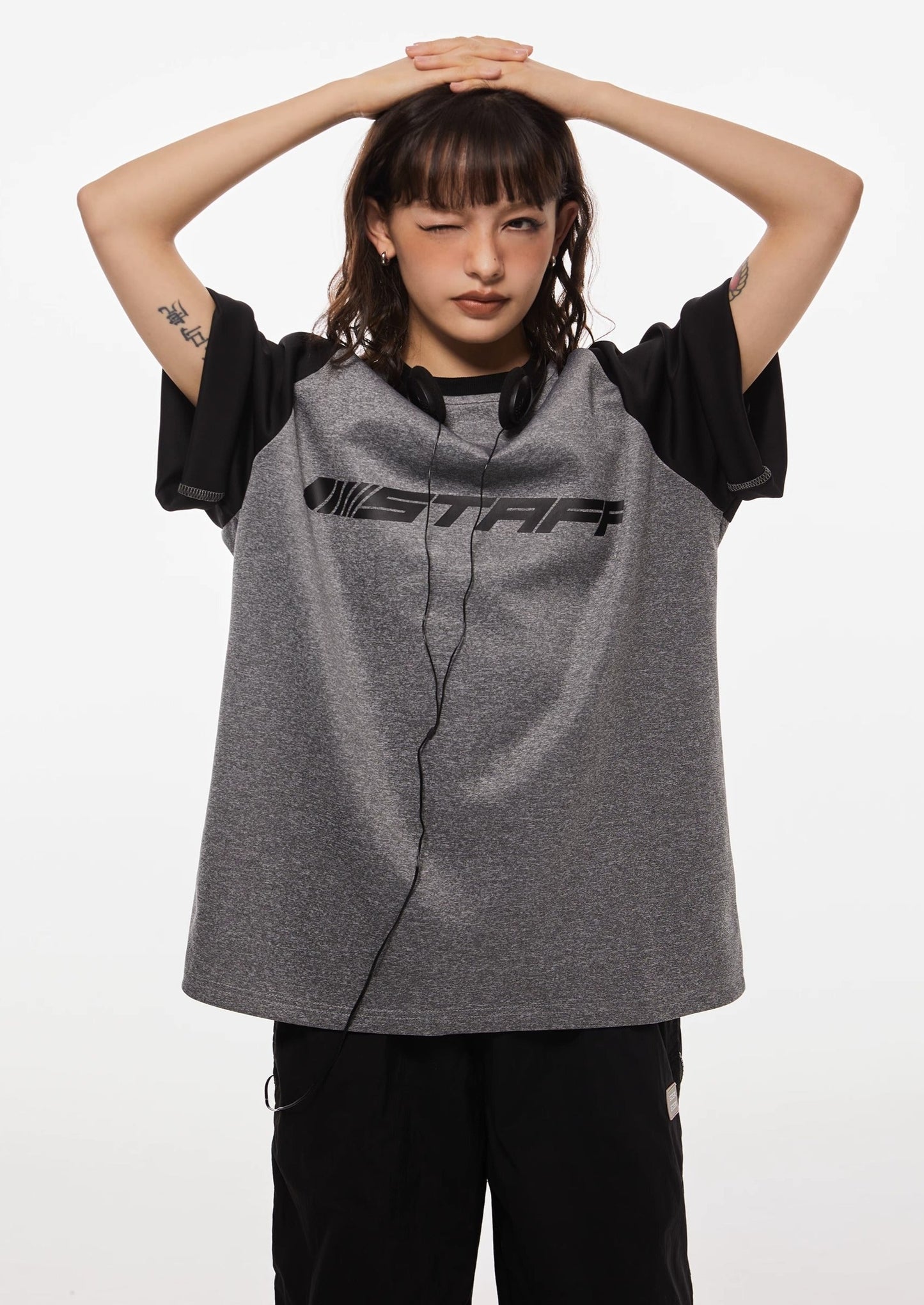 EZEK&STUDIO Dark-Tone Raglan T-shirt
