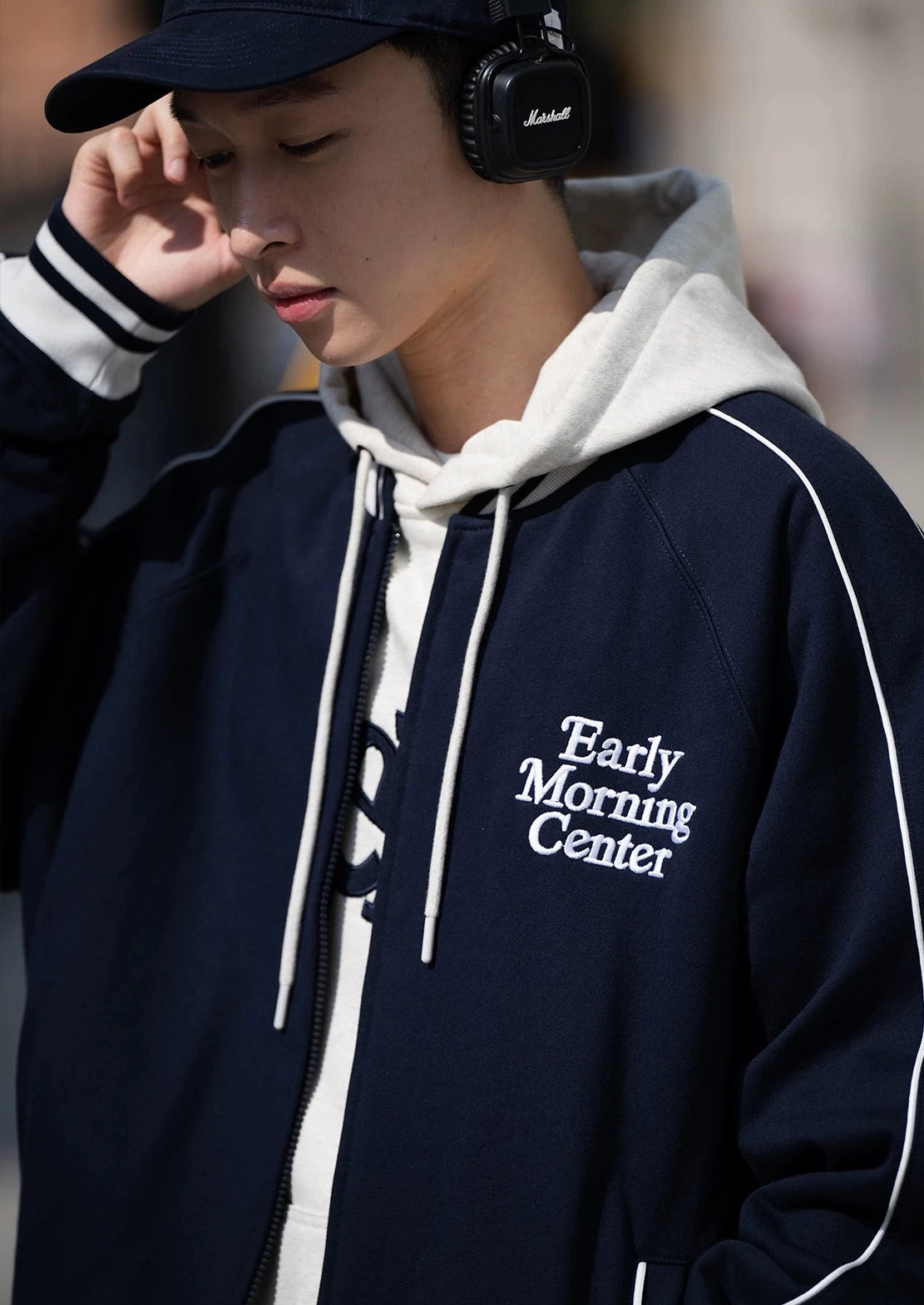 BELLKENIDE Simple Embroidery Baseball Jacket