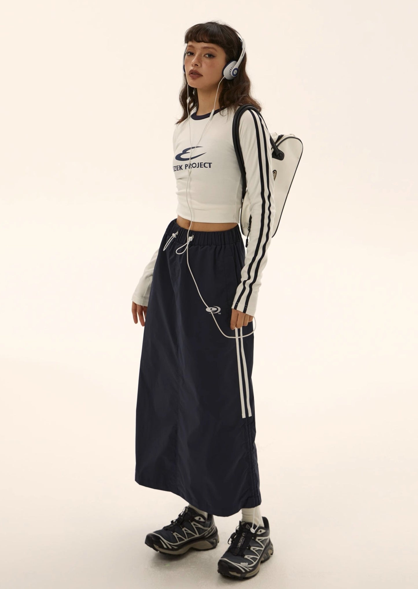 EZEK&STUDIO Slim Thin Long-Sleeved T-shirt