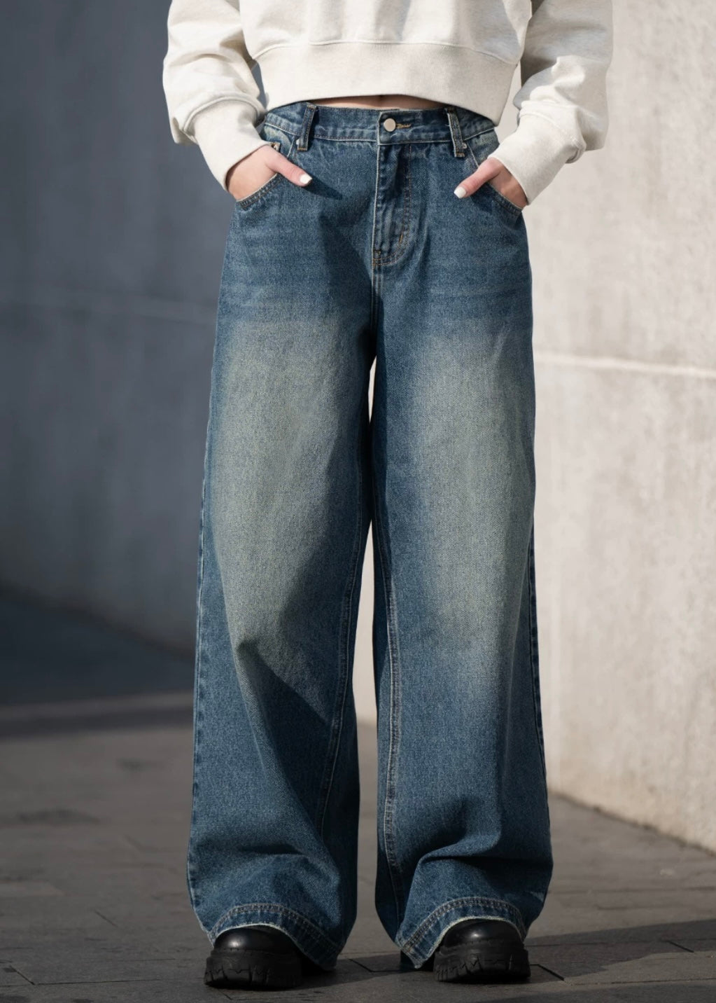 BELLKENIDE Straight-Leg Loose-Fitting Denim Trousers