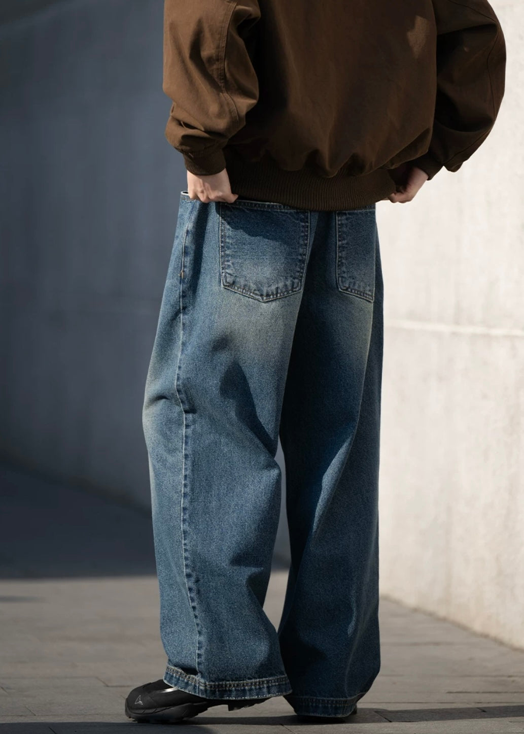 BELLKENIDE Straight-Leg Loose-Fitting Denim Trousers