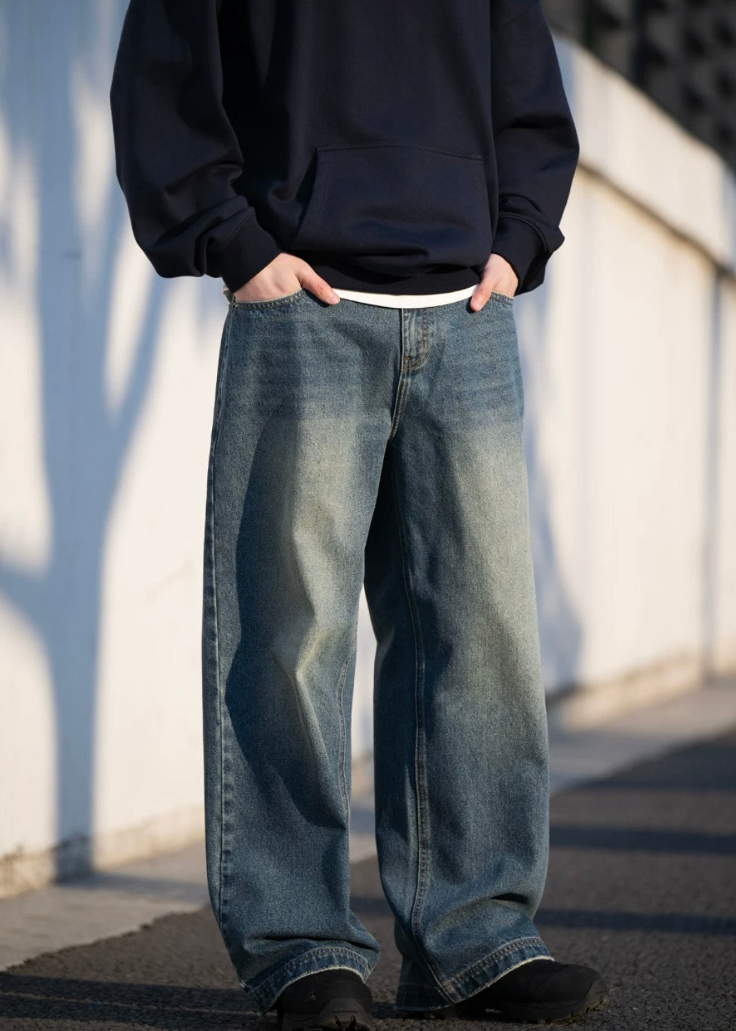 BELLKENIDE Straight-Leg Loose-Fitting Denim Trousers