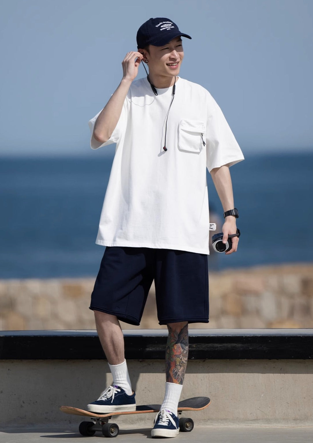 BELLKENIDE Sports Style Short Sweatpants