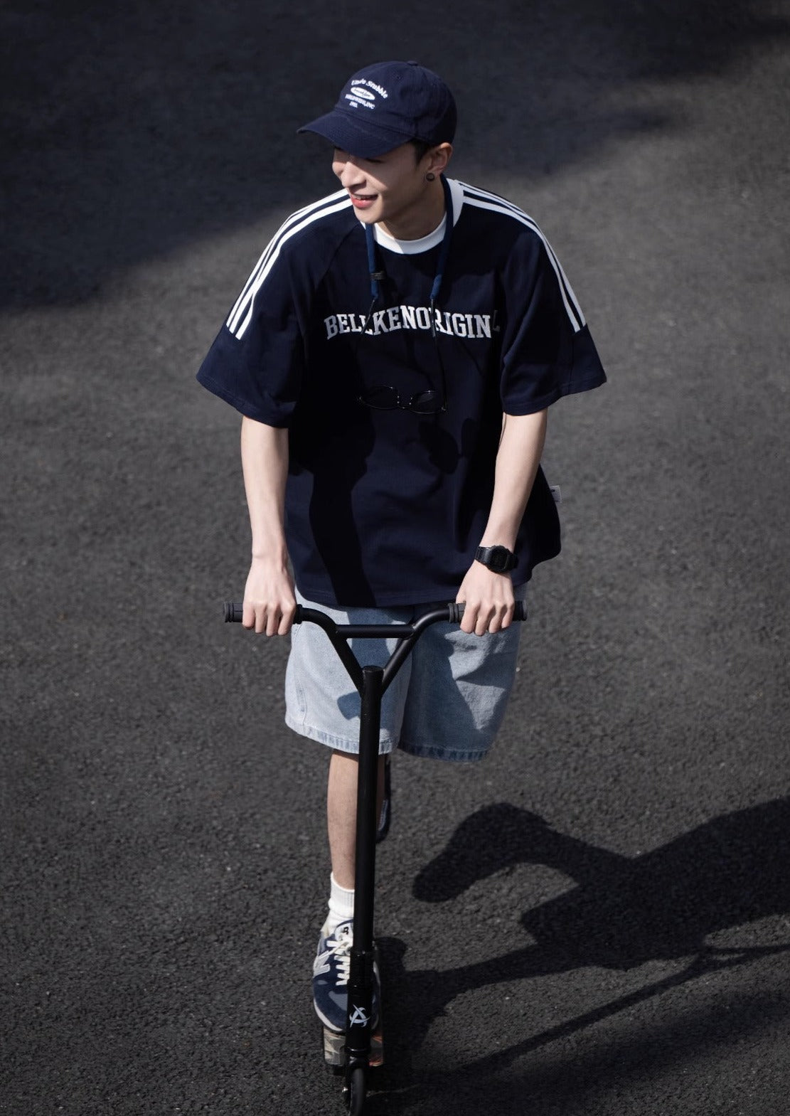 BELLKENIDE Simple Original Three Stripes T-shirt